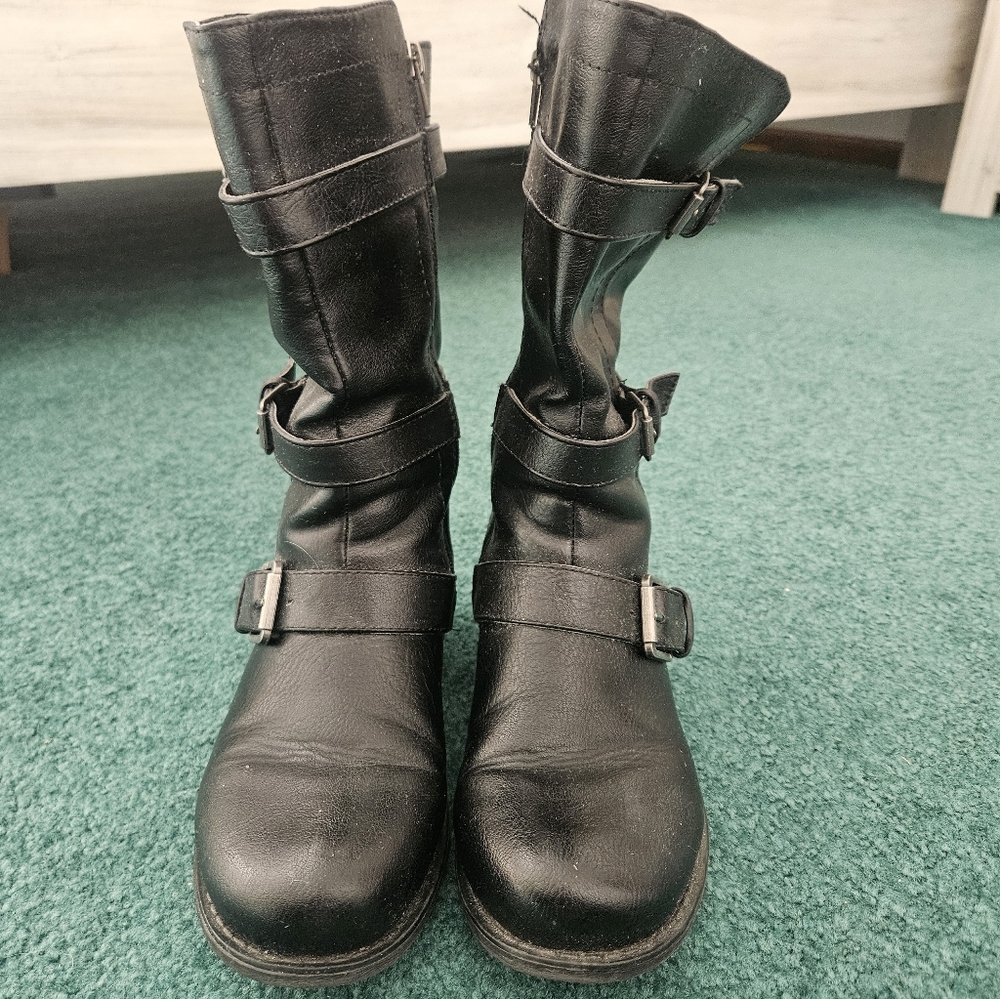 Sonoma 8 Black Leather Buckle Boots - Picture 4 of 6